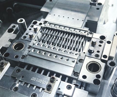 Halbleiter Trim- und Formmaschine